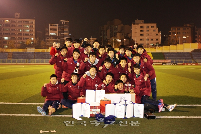 2014 Á¦33ȸ ¼¿ï½ÃÃ౸ÇùȸÀå¹è 4¿¬ÆÐ ´Þ¼º ¾ð³²°í ´ÜüȺ¸¨ÏÀ⵿̱±âÀÚ